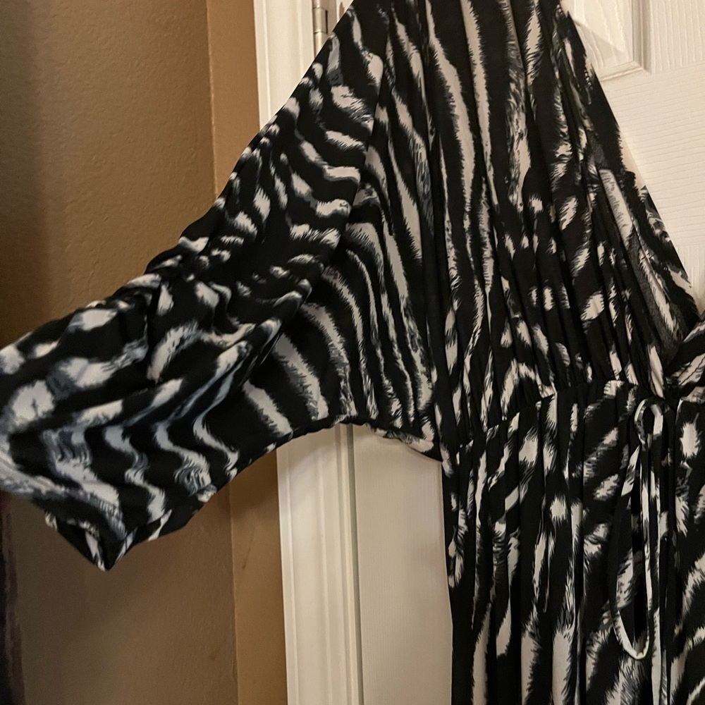 Black/White Zebra Maxi - Picture 6 of 6